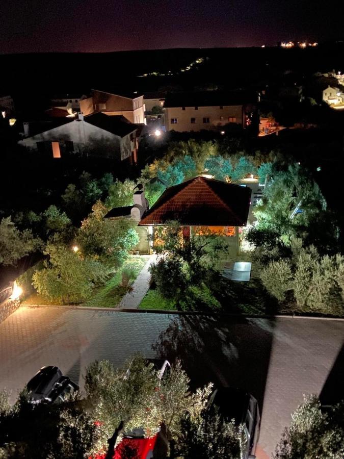 Family Friendly Apartments With A Swimming Pool Povljana, Pag - 244 ภายนอก รูปภาพ