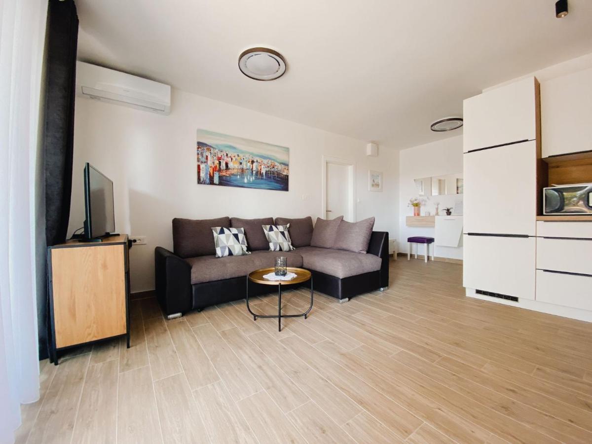 Family Friendly Apartments With A Swimming Pool Povljana, Pag - 244 ภายนอก รูปภาพ