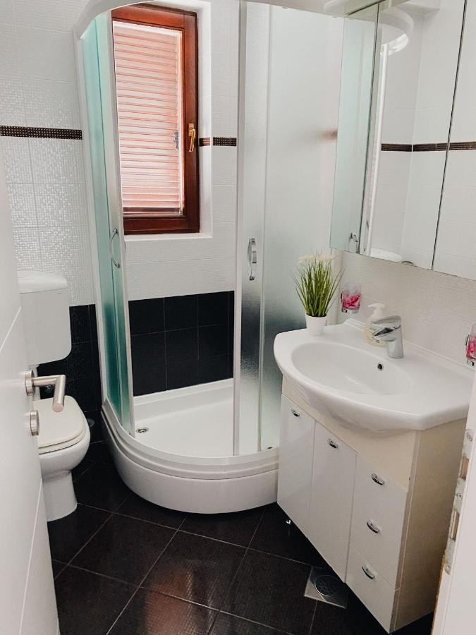 Family Friendly Apartments With A Swimming Pool Povljana, Pag - 244 ภายนอก รูปภาพ
