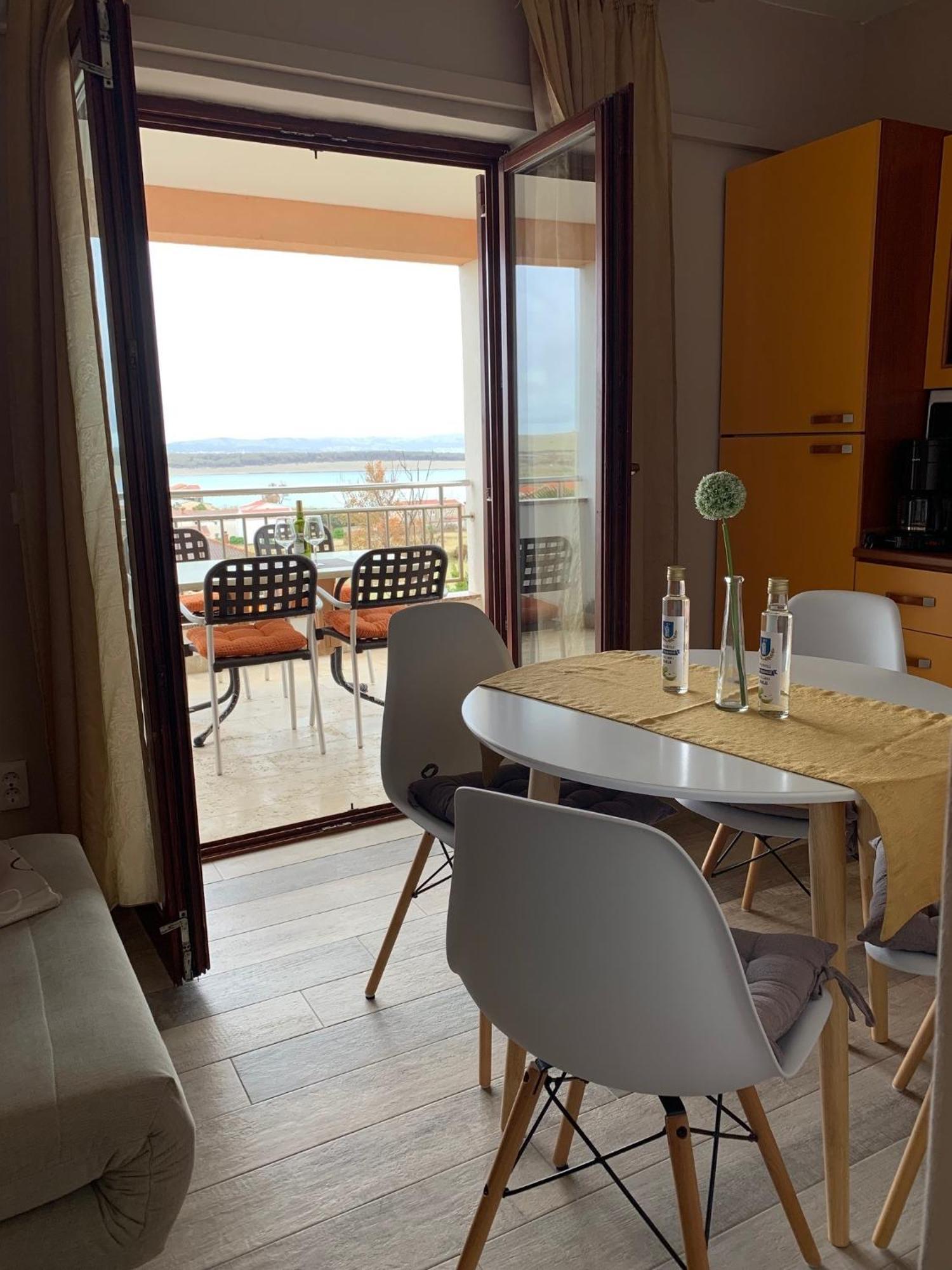 Family Friendly Apartments With A Swimming Pool Povljana, Pag - 244 ห้อง รูปภาพ